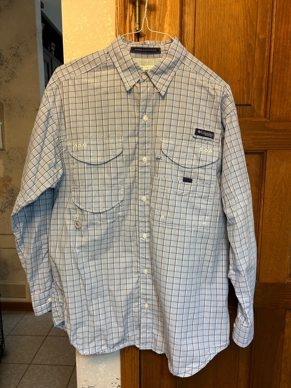 Columbia Men’s Light Blue Plaid Button-Down Fishing Shirt